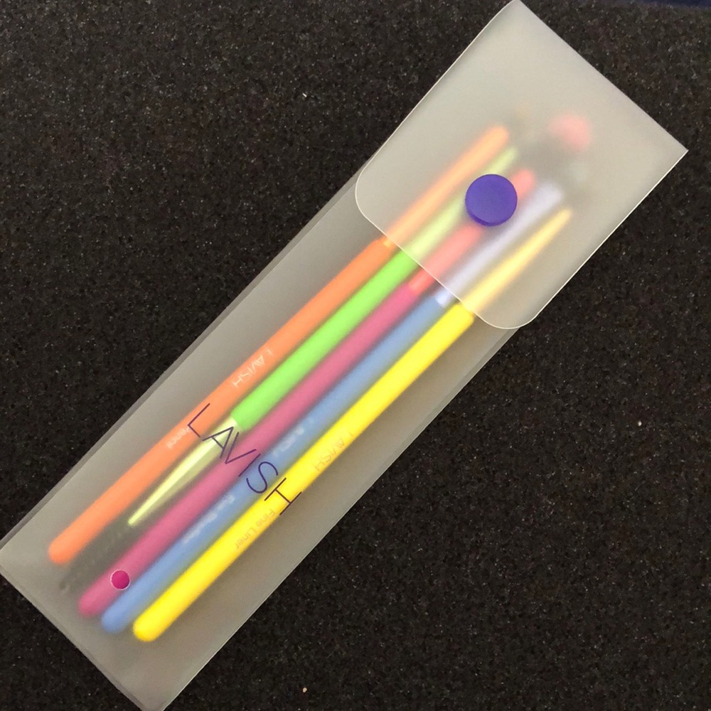 Lavish MakeUp Brushes